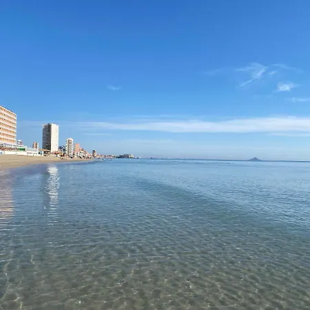 Apartman Km 0, Pisos Estudios - Planta Baja - 100m De La Playa - Flats - Ground Floor - 100m From The Beach, Cada Con Bicis & Tabla Sup, Piscina & Padel & Tenis & Mas - Each With Bikes & Sup Board, Pool & Paddle & Tennis &