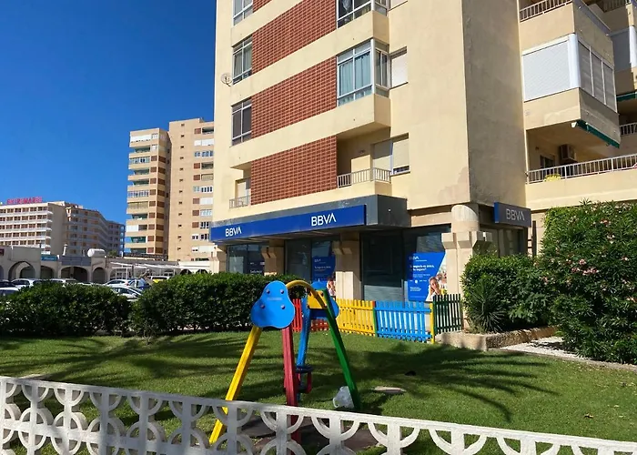 公寓 Km 0, Pisos Estudios - Planta Baja - 100m De La Playa - Flats - Ground Floor - 100m From The Beach, Cada Con Bicis & Tabla Sup, Piscina & Padel & Tenis & Mas - Each With Bikes & Sup Board, Pool & Paddle & Tennis &
