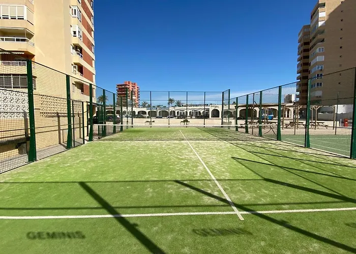 Km 0, Pisos Estudios - Planta Baja - 100m De La Playa - Flats - Ground Floor - 100m From The Beach, Cada Con Bicis & Tabla Sup, Piscina & Padel & Tenis & Mas - Each With Bikes & Sup Board, Pool & Paddle & Tennis & 公寓 *