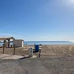 Апартаменти Km 0, Pisos Estudios - Planta Baja - 100m De La Playa - Flats - Ground Floor - 100m From The Beach, Cada Con Bicis & Tabla Sup, Piscina & Padel & Tenis & Mas - Each With Bikes & Sup Board, Pool & Paddle & Tennis & Ла-Манга-дель-Мар-Менор