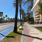 Km 0, Pisos Estudios - Planta Baja - 100m De La Playa - Flats - Ground Floor - 100m From The Beach, Cada Con Bicis & Tabla Sup, Piscina & Padel & Tenis & Mas - Each With Bikes & Sup Board, Pool & Paddle & Tennis & 公寓 拉曼加戴尔马尔梅纳