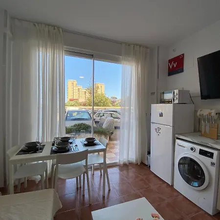 Km 0, Pisos Estudios - Planta Baja - 100m De La Playa - Flats - Ground Floor - 100m From The Beach, Cada Con Bicis & Tabla Sup, Piscina & Padel & Tenis & Mas - Each With Bikes & Sup Board, Pool & Paddle & Tennis & דירה *