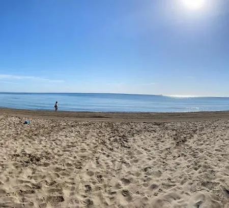 アパート Km 0, Pisos Estudios - Planta Baja - 100m De La Playa - Flats - Ground Floor - 100m From The Beach, Cada Con Bicis & Tabla Sup, Piscina & Padel & Tenis & Mas - Each With Bikes & Sup Board, Pool & Paddle & Tennis & ラ・マンガ・デル・マール・メノール