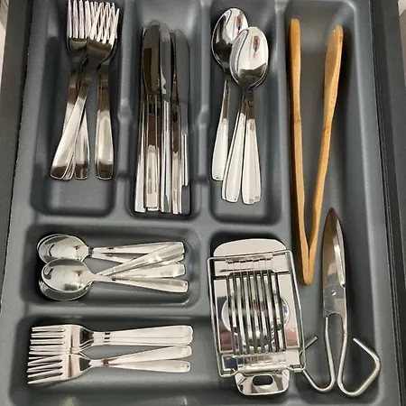 アパート Km 0, Pisos Estudios - Planta Baja - 100m De La Playa - Flats - Ground Floor - 100m From The Beach, Cada Con Bicis & Tabla Sup, Piscina & Padel & Tenis & Mas - Each With Bikes & Sup Board, Pool & Paddle & Tennis & *