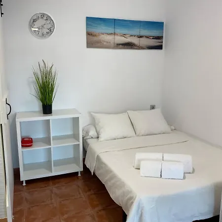 Km 0, Pisos Estudios - Planta Baja - 100m De La Playa - Flats - Ground Floor - 100m From The Beach, Cada Con Bicis & Tabla Sup, Piscina & Padel & Tenis & Mas - Each With Bikes & Sup Board, Pool & Paddle & Tennis & アパート *