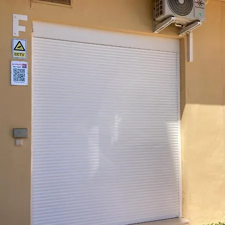 Beachside Studios: Ground Floor Retreat With Bikes & Water Sports * La Manga del Mar Menor