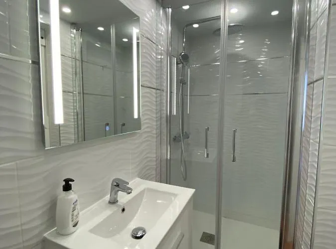 Beachside Studios: Ground Floor Retreat With Bikes & Water Sports *