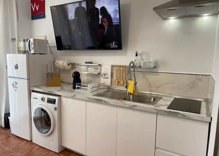 Beachside Studios: Ground Floor Retreat With Bikes & Water Sports *