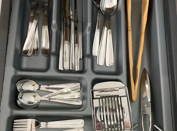 Apartment Beachside Studios: Ground Floor Retreat With Bikes & Water Sports *