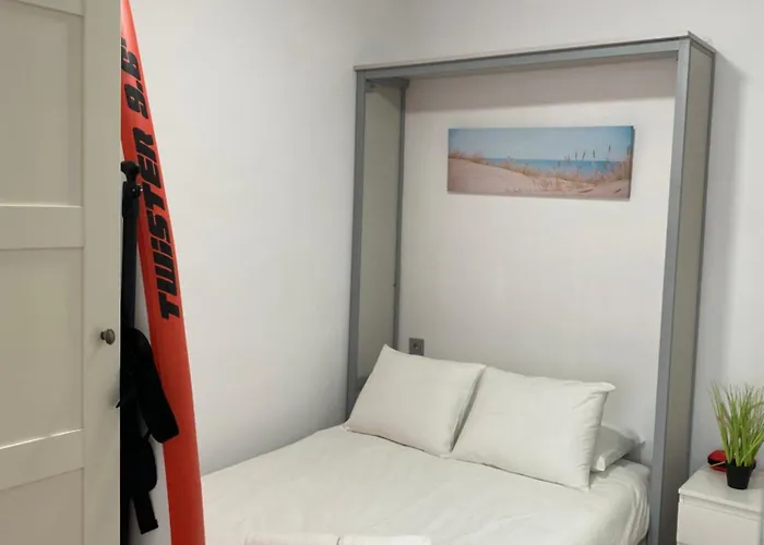 Apartment Beachside Studios: Ground Floor Retreat With Bikes & Water Sports *