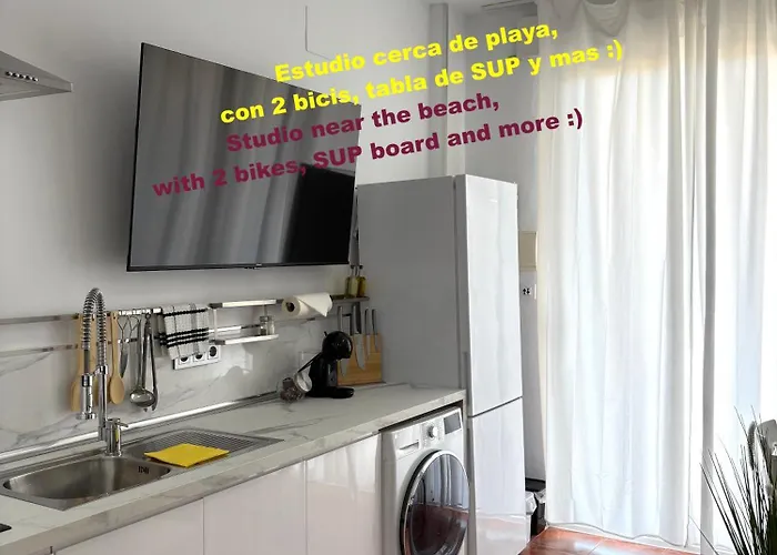 Apartment Beachside Studios: Ground Floor Retreat With Bikes & Water Sports *