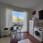 Km 0, Pisos Estudios - Planta Baja - 100m De La Playa - Flats - Ground Floor - 100m From The Beach, Cada Con Bicis & Tabla Sup, Piscina & Padel & Tenis & Mas - Each With Bikes & Sup Board, Pool & Paddle & Tennis & アパート *