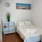 Km 0, Pisos Estudios - Planta Baja - 100m De La Playa - Flats - Ground Floor - 100m From The Beach, Cada Con Bicis & Tabla Sup, Piscina & Padel & Tenis & Mas - Each With Bikes & Sup Board, Pool & Paddle & Tennis & アパート *