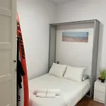 アパート Km 0, Pisos Estudios - Planta Baja - 100m De La Playa - Flats - Ground Floor - 100m From The Beach, Cada Con Bicis & Tabla Sup, Piscina & Padel & Tenis & Mas - Each With Bikes & Sup Board, Pool & Paddle & Tennis & *
