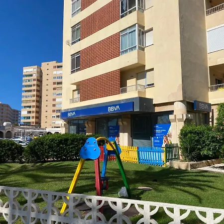 Lejlighed Km 0, Pisos Estudios - Planta Baja - 100m De La Playa - Flats - Ground Floor - 100m From The Beach, Cada Con Bicis & Tabla Sup, Piscina & Padel & Tenis & Mas - Each With Bikes & Sup Board, Pool & Paddle & Tennis &