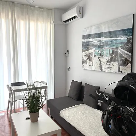 Lejlighed Km 0, Pisos Estudios - Planta Baja - 100m De La Playa - Flats - Ground Floor - 100m From The Beach, Cada Con Bicis & Tabla Sup, Piscina & Padel & Tenis & Mas - Each With Bikes & Sup Board, Pool & Paddle & Tennis & La Manga