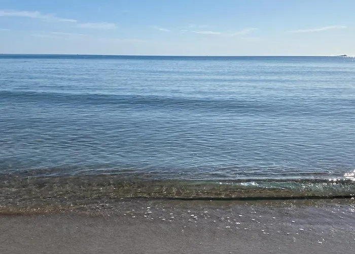 Lejlighed Km 0, Pisos Estudios - Planta Baja - 100m De La Playa - Flats - Ground Floor - 100m From The Beach, Cada Con Bicis & Tabla Sup, Piscina & Padel & Tenis & Mas - Each With Bikes & Sup Board, Pool & Paddle & Tennis & *