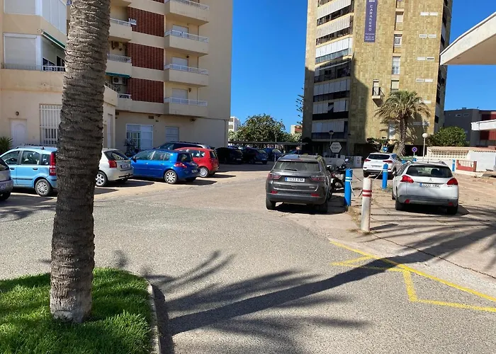 Lejlighed Km 0, Pisos Estudios - Planta Baja - 100m De La Playa - Flats - Ground Floor - 100m From The Beach, Cada Con Bicis & Tabla Sup, Piscina & Padel & Tenis & Mas - Each With Bikes & Sup Board, Pool & Paddle & Tennis &