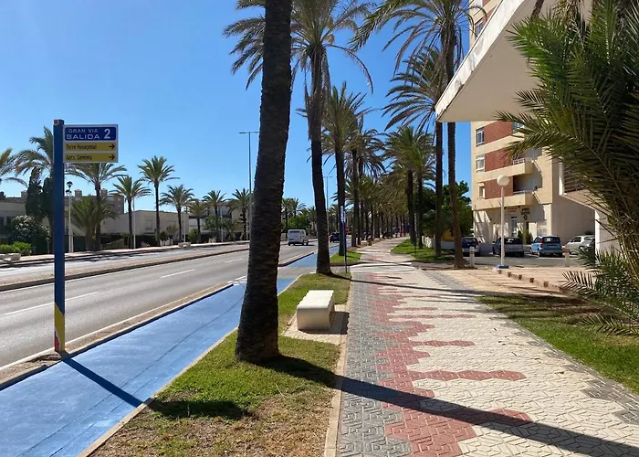 Km 0, Pisos Estudios - Planta Baja - 100m De La Playa - Flats - Ground Floor - 100m From The Beach, Cada Con Bicis & Tabla Sup, Piscina & Padel & Tenis & Mas - Each With Bikes & Sup Board, Pool & Paddle & Tennis & Lejlighed La Manga