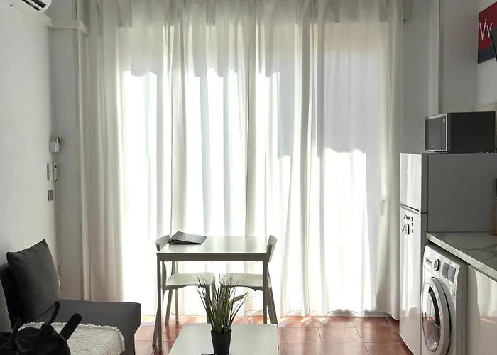 Km 0, Pisos Estudios - Planta Baja - 100m De La Playa - Flats - Ground Floor - 100m From The Beach, Cada Con Bicis & Tabla Sup, Piscina & Padel & Tenis & Mas - Each With Bikes & Sup Board, Pool & Paddle & Tennis & La Manga